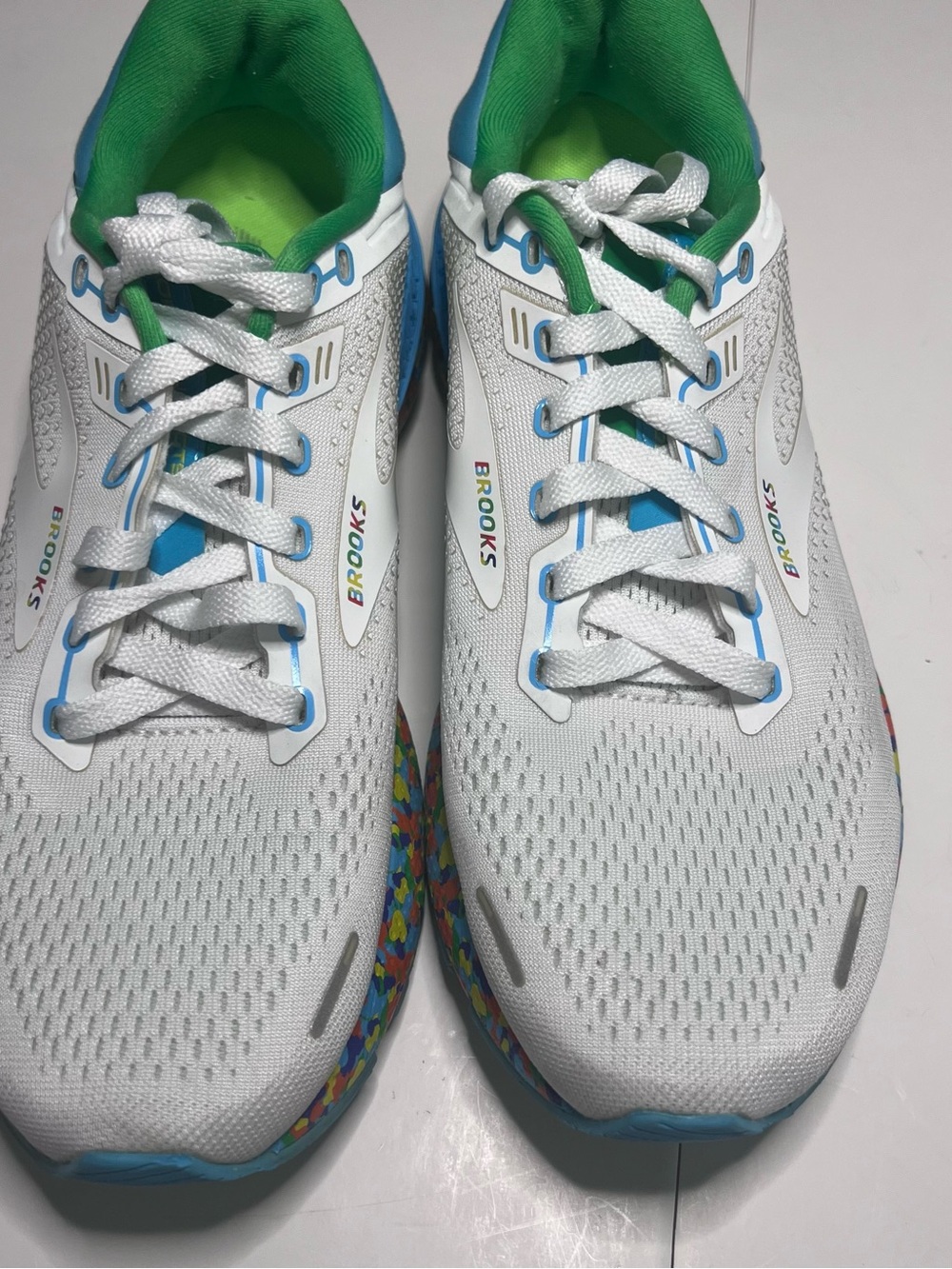 Brooks Women’s White Sneakers with Multicolor Speckle Sole - Picture 6 of 9